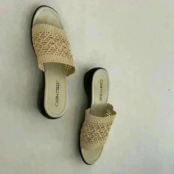 Cabin Creek, woman’s size 7, cream slip on​ - Picture 3 of 3